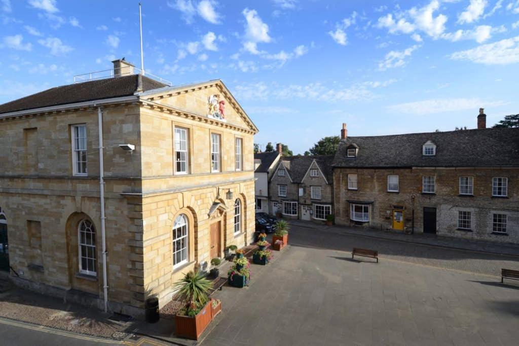 Oxfordshire Living - The Spencer Apartment - Woodstock Exterior photo